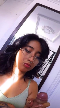 Sexy kouření se sexy Tattoed College Babe