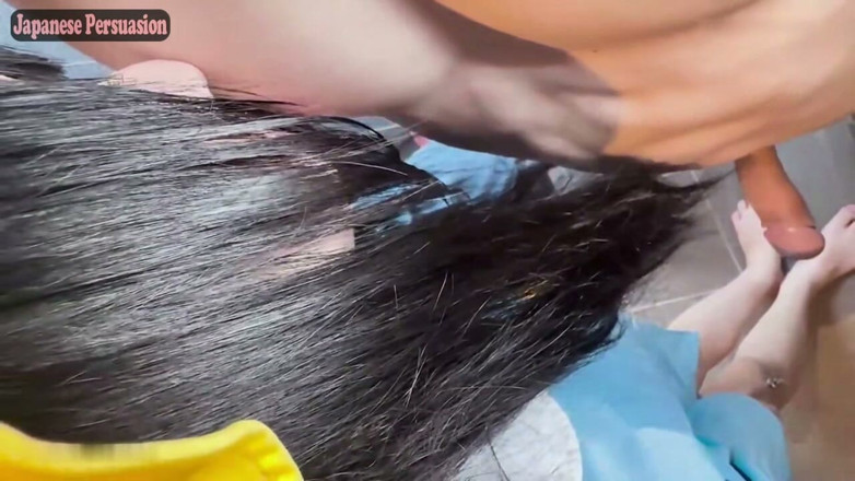 Asian happy ending: Přemožená holka v kavárně - Intenzivní orgasmy končí špinavou creampie