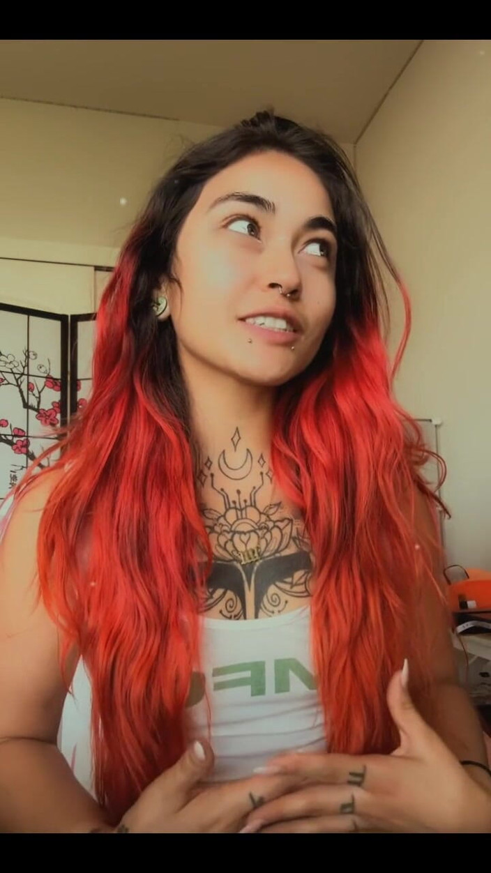 lilRavenFox: Actualización de vida, dios mío, desnudo conmigo mientras sano mis...