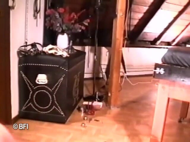 House of lords and mistresses in the spanking zone: Flesh muda untuk tuan
