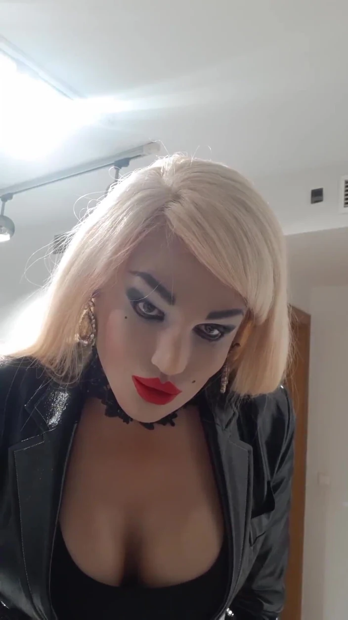 Tatiana Zorrita: Трогаю меня в маске