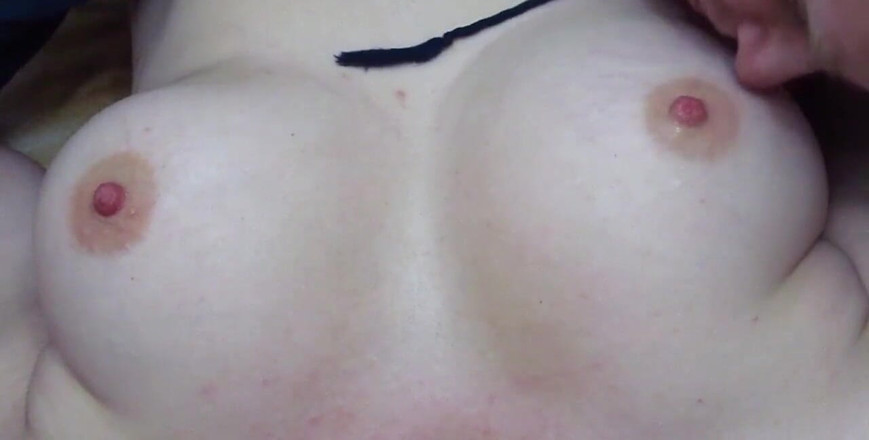 Pussy For Sperm: Mąż liże duże naturalne cycki i sutki swojej młodej żony