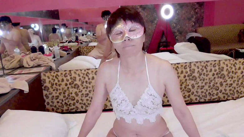 hiro_mayu_couple_jp: Mayu No61 petit exponering, baddräkt sex, vit ögon orgasm, bröstvårtpercing, sprutning,...