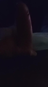 Un soldat baise les femmes de ses amis quand elles sont dans les casernes