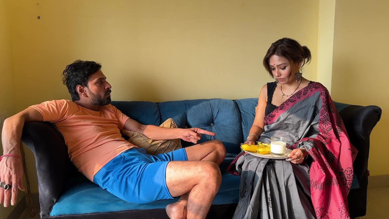 Next short: Styvmamma uppmuntrar sin arga styvson