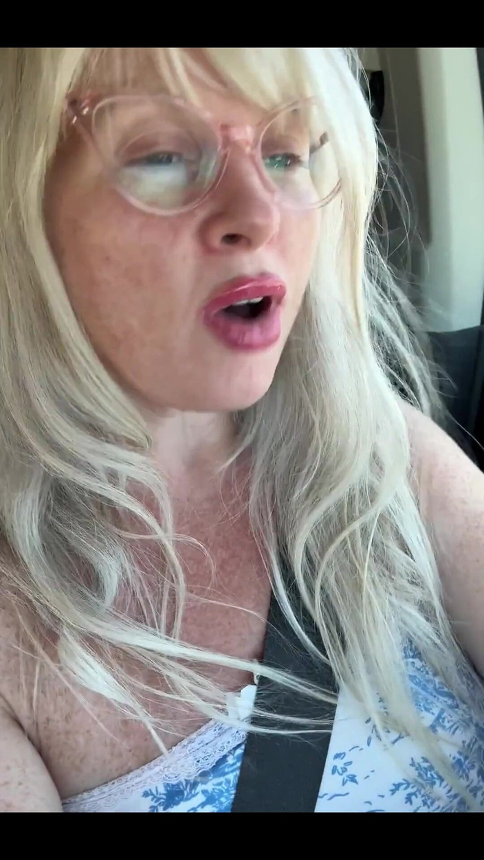 PaintedRose: क्या हम करेंगे? खींचो और इसे पीछे की जगह पर ले जाओ?