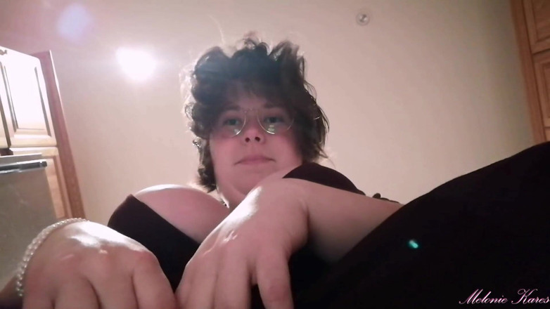 Melonie Kares: Giantess stepmom POV