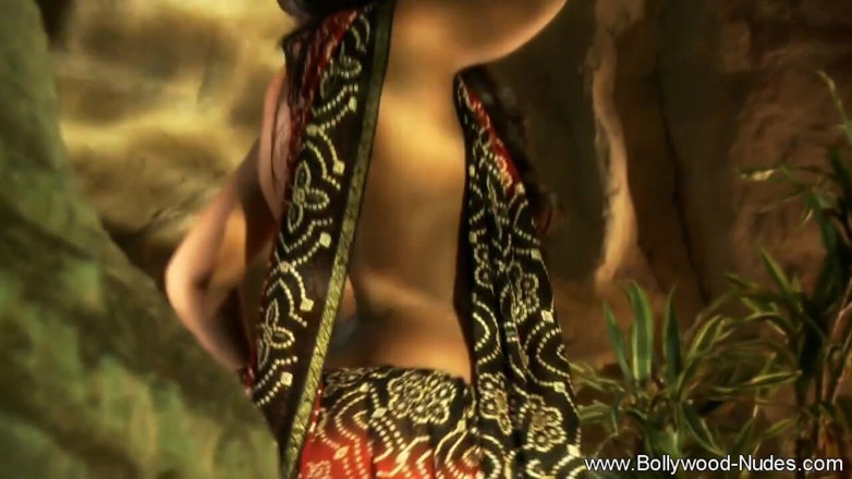 Bollywood Nudes: Таинственный эротический характер женщины