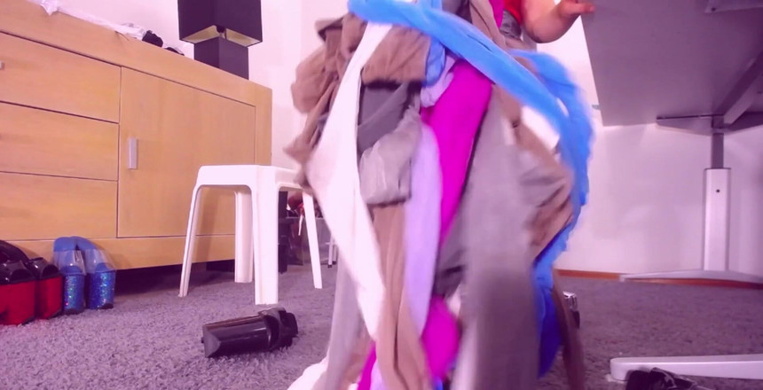 Nylon fetish 4u: Vypadá to na hodně punčocháče? To je jen část mých bezešvých...