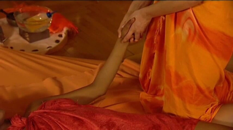 Touch The Body: Tocar el cuerpo: masaje lésbico tantra: parte 2