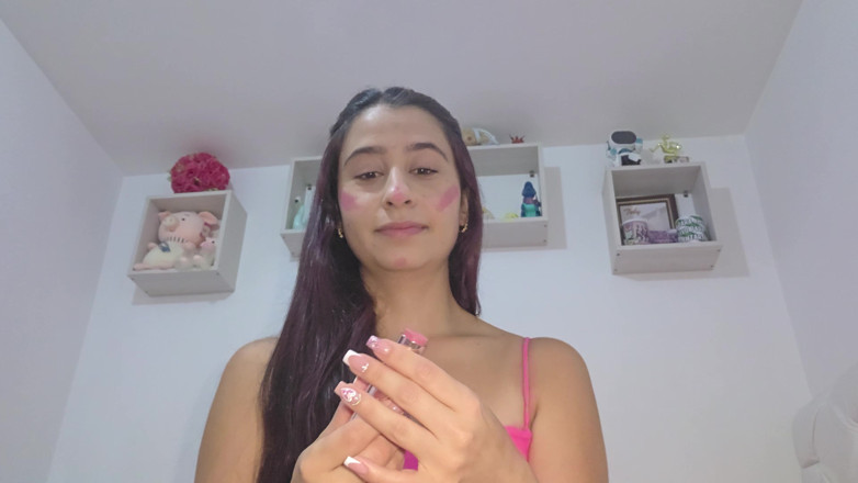 alexia twerk videos: Si Dia Mengajar Solek, Tetapi Dia Menyembunyikan Sesuatu