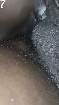 Po obejrzeniu porno z moim chłopakiem byłem tak napalony, że musiałem jeździć jego czarnym kutasem na mojej mokrej cipce