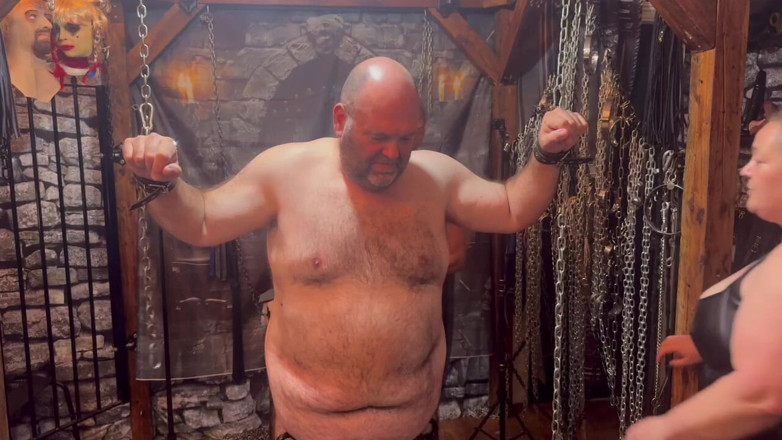 blackberrymilf: Lanisterbear Gets Put Back Into Ball Buster Part 2