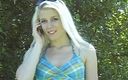 Flash Model Amateurs: Блондинка-тінка на відкритому повітрі чуттєва сольна сцена на відкритому повітрі