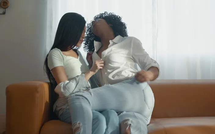 SweetheartVideo: Lesbian Beauties 20 Scene 1: Stunning Lesbians Crave Pussy