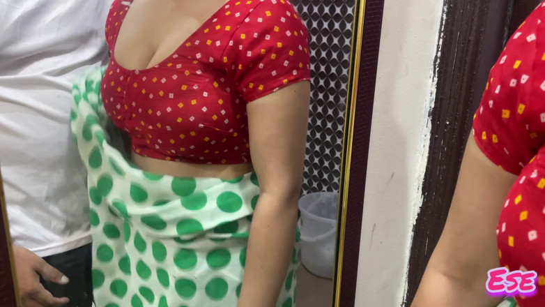 Sammy Sins: Desi Pervert Tailor mengongkek bhabhi panas India di kedainya