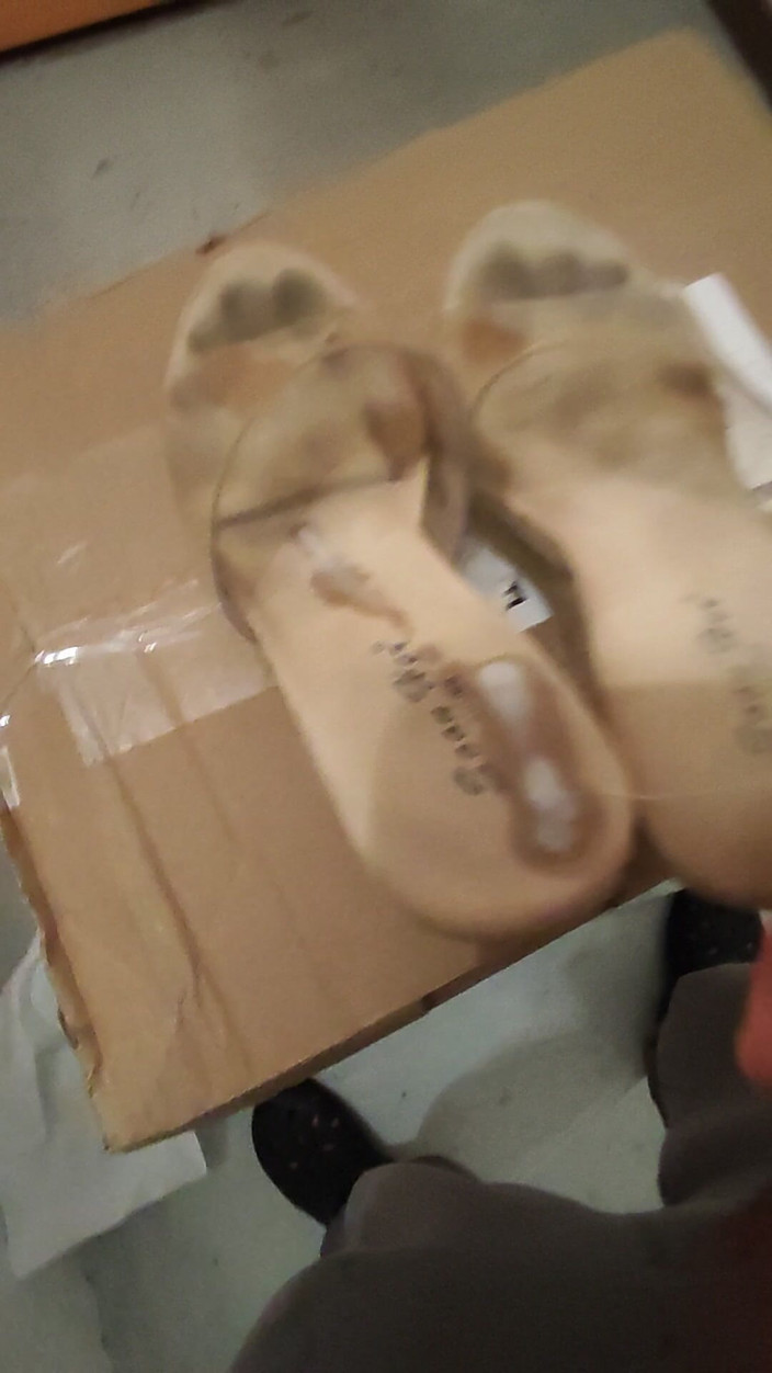 Mutsakin: Pancutan mani pada Worn Heels