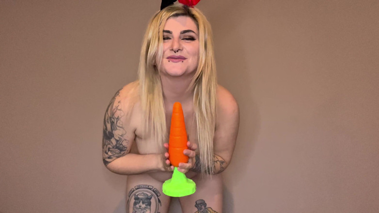 EeveeXo: Osterhasen-schlampe fickt hier sahnige muschi
