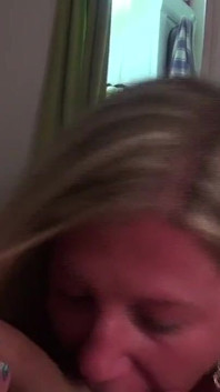 Coralie Fellation CU VEDERE LA PERSOANA 1