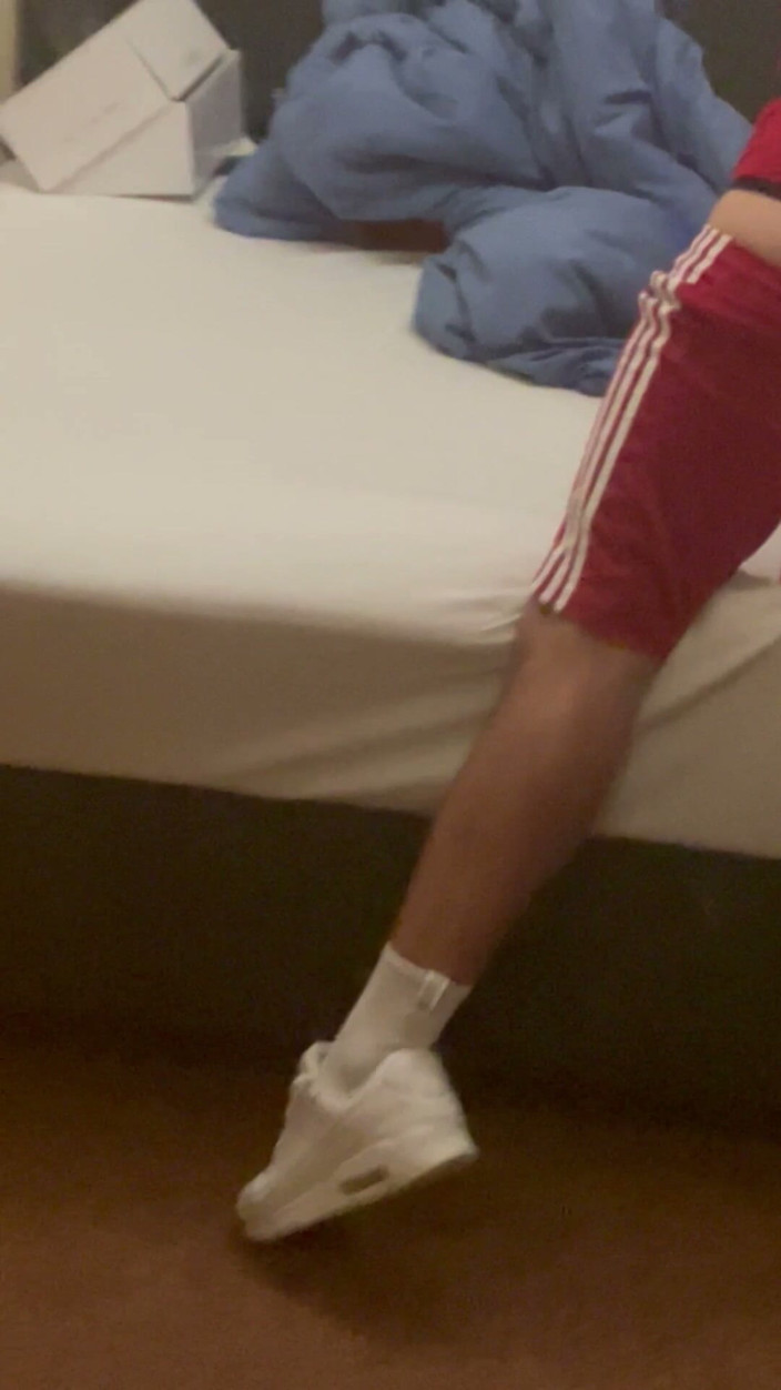 Fitlevi: Sportboy wichsendes fußball-outfit