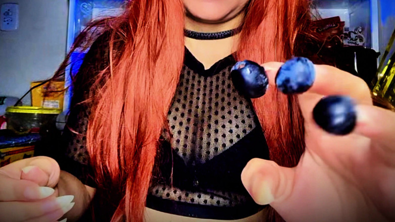 Goddess Li: Bohyně Li jí hrozné hrozny!