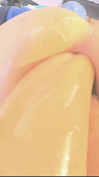 Femboy Ass sträckt ut av 2 dildos igen