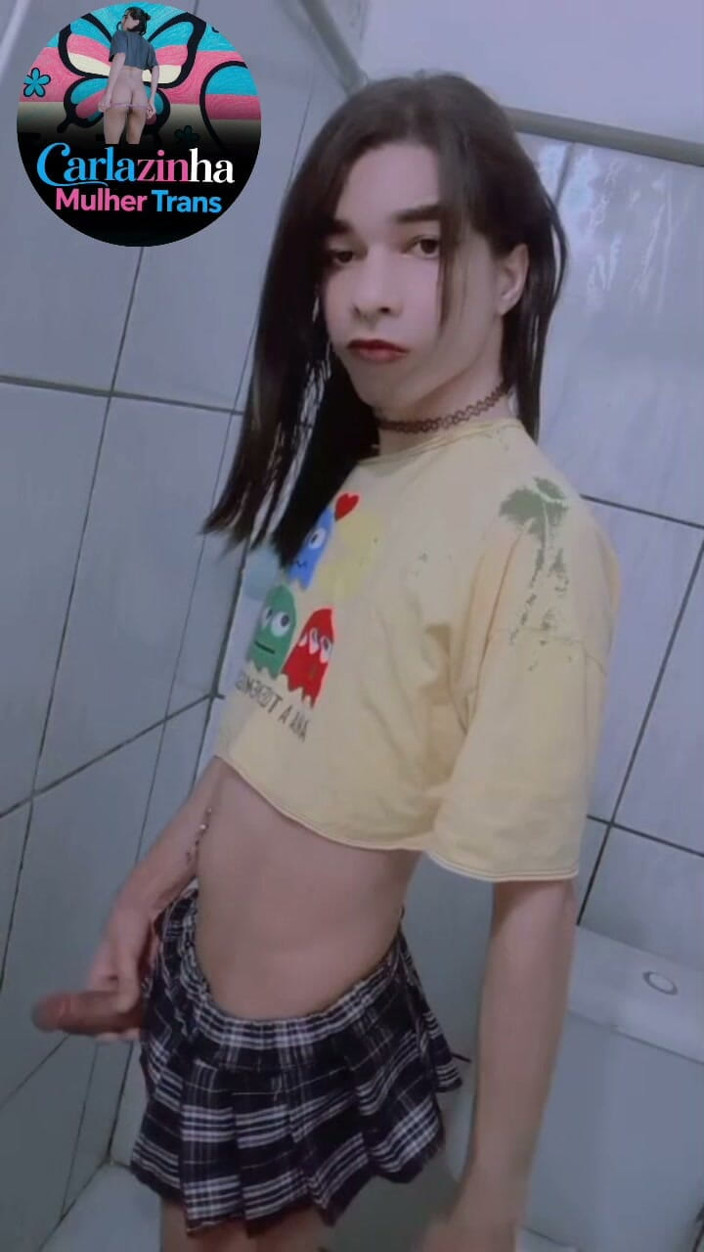 Srta. Carla: She Carla Young Shemale Woman in Short Shorts and Naughty...