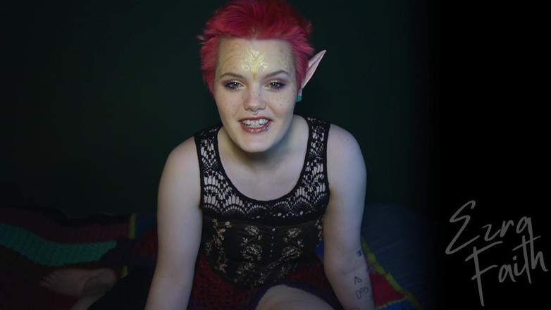 Ezra faith: Clericul elf este futut în grup de Ziua Îndrăgostiților