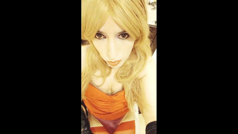 Tammy sissy slave: 自宅での肛門マスターベーション