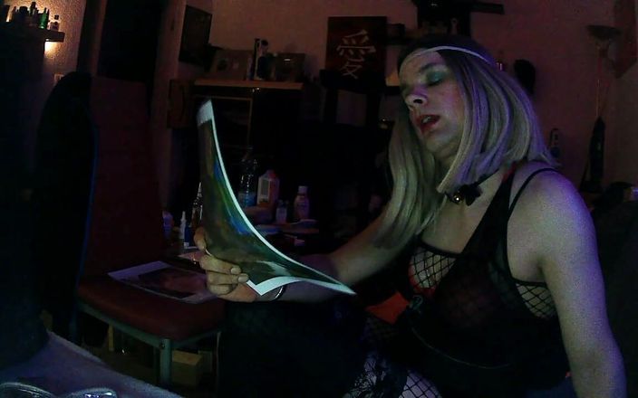 Chrissy Feet: Foot Tease