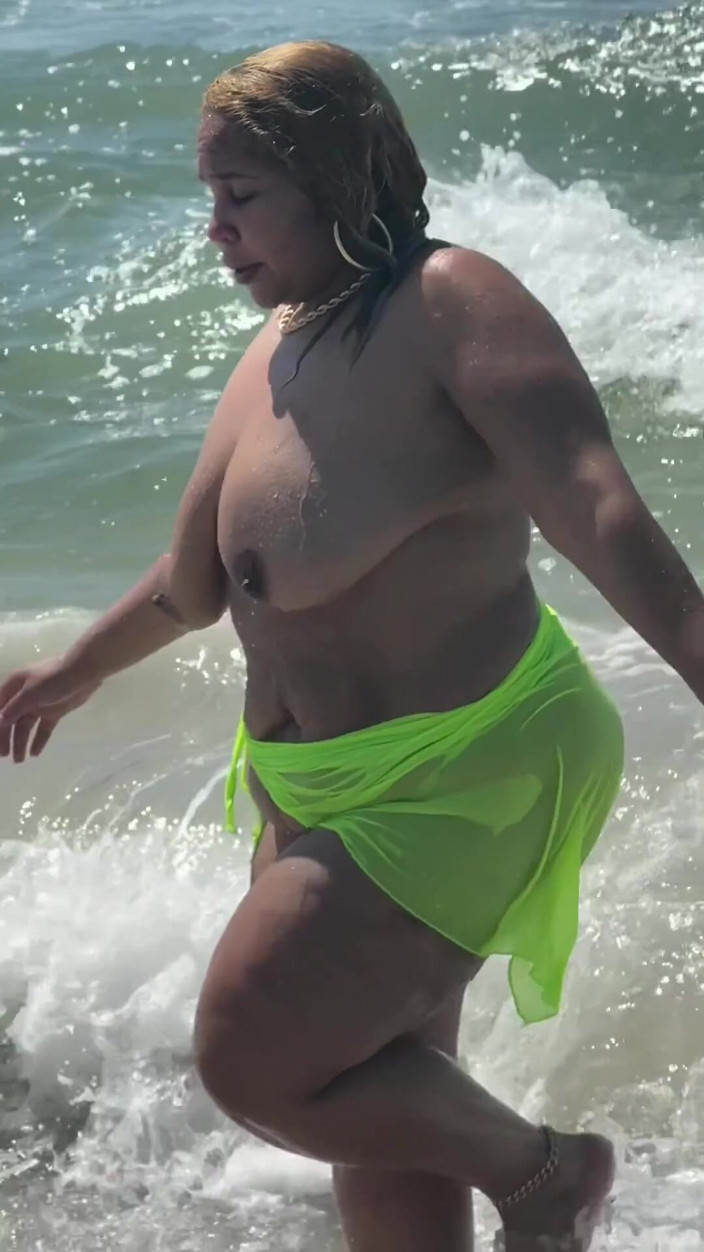 PutiLing: Natural Fat Ass - Thick Legs Tease - Big Tits Areolas - Thong -...