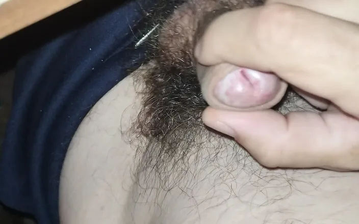 kobra kobreti: Masturbation with hairy cock