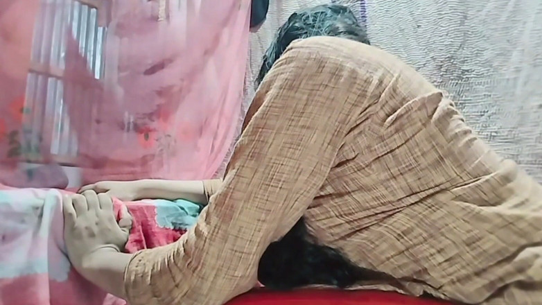 Boneshaker: Desi Girl Tight Pussy First Time Sex with Boyfriend Desi...