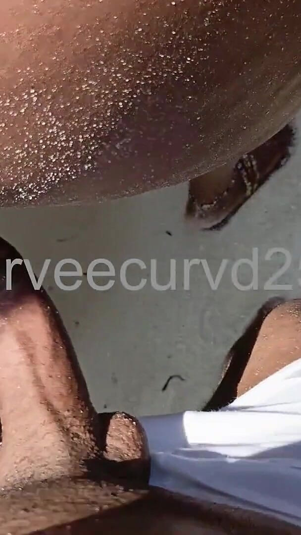 Curveecurvd254: samudr tat par ajanbi dvara meri chudaee huee