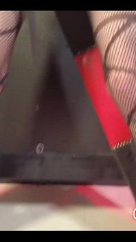내 부유한 이웃 트랜스젠더 의붓딸을 BDSM 던전으로 데려갔어