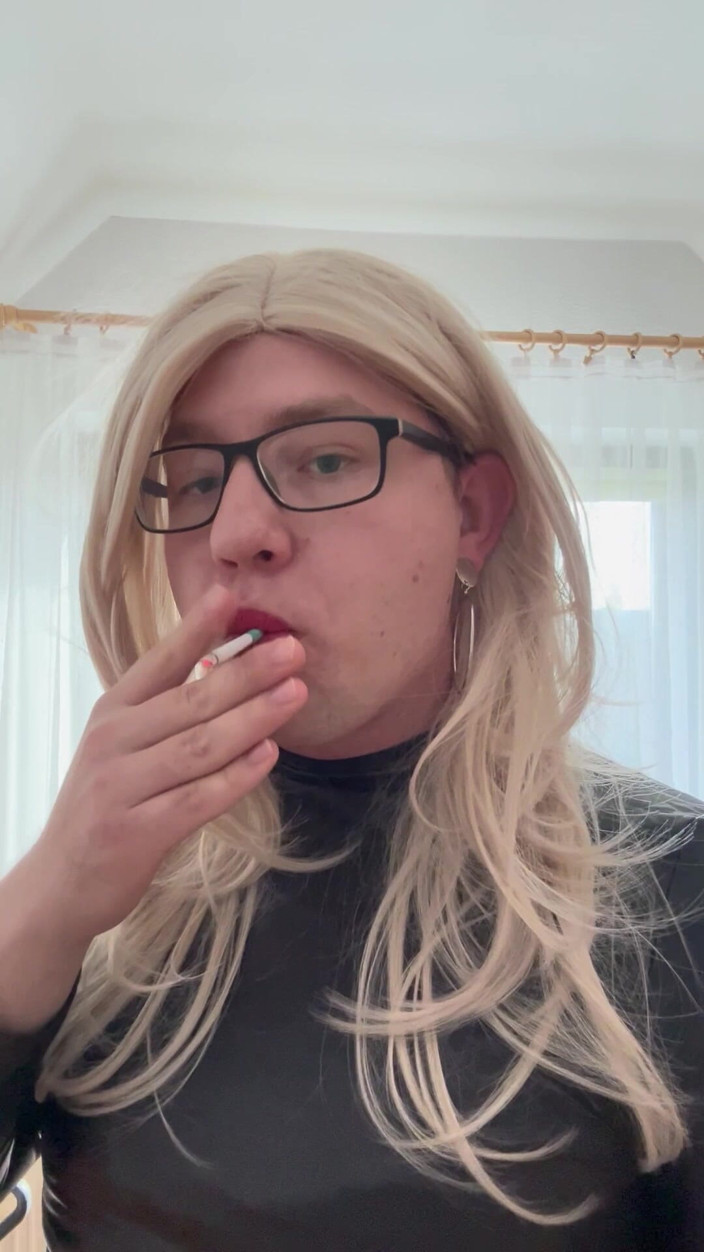 Nikola16: Smoking and Blowjob