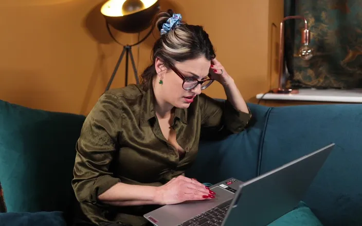 Countess diamond: Wife Finds Your Browsing History - Kink Shaming Humiliation