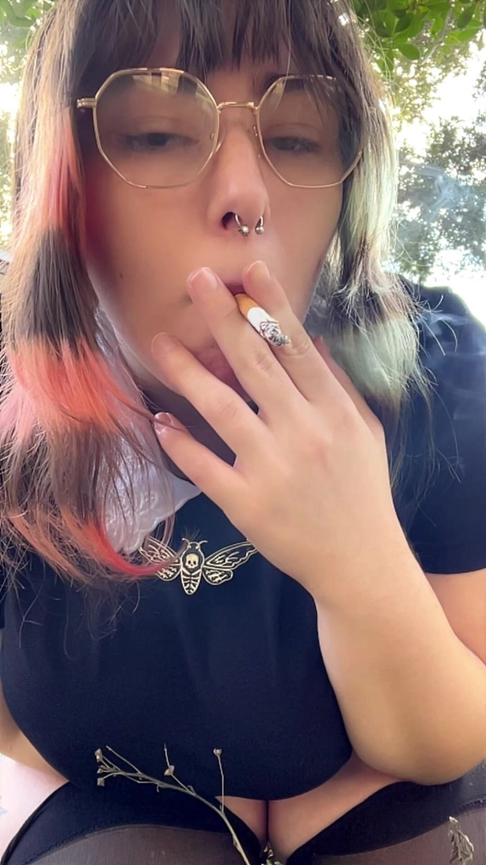 Mushroombitchx: Sigaret roken comp