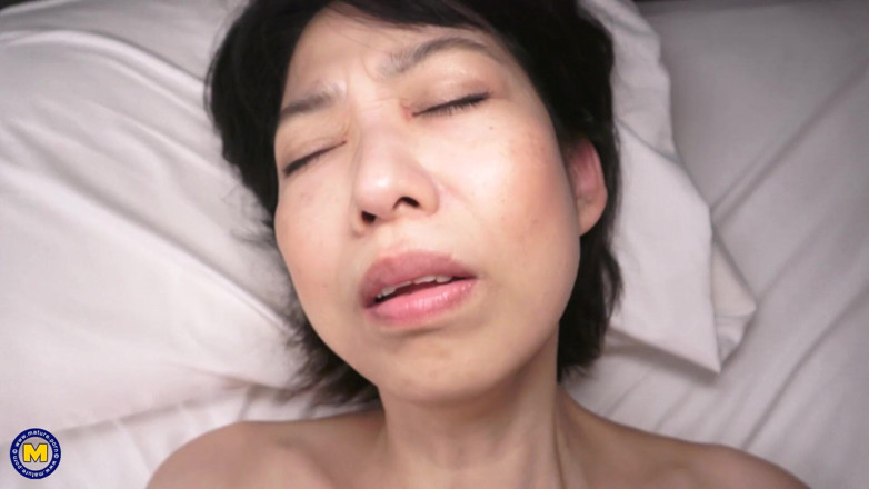Mature NL: Nonton ibu tiri jepangku di kamar mandi sampai dicrot di...