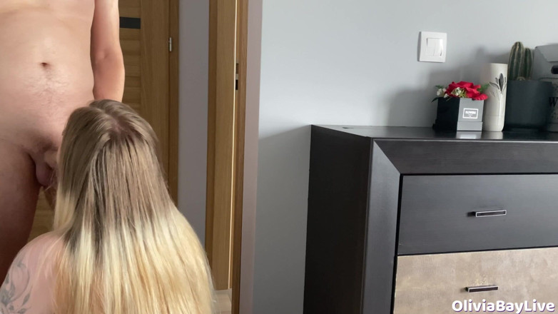 Olivia Bay: İri göğüslü komşum, büyük göğüslerini sik! Olivia Bay