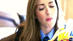 College Uniform: Top chuối với Sophia Smith