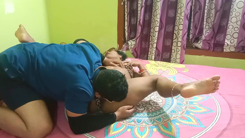 Popmini: Indický stylový pár šuká přes noc ve speciálním prádle