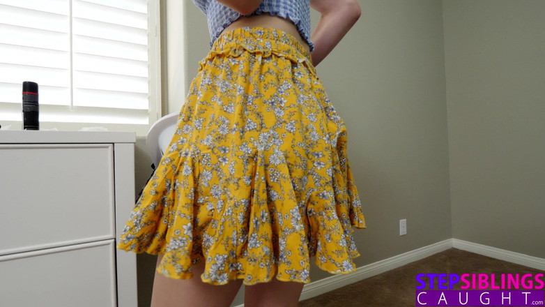 StepSiblings Caught: Adik tiri membuatkan saya pancut - S14:e9