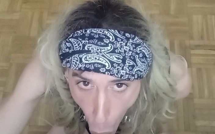 Penelopene27: Crossdresser penélope garganta profunda