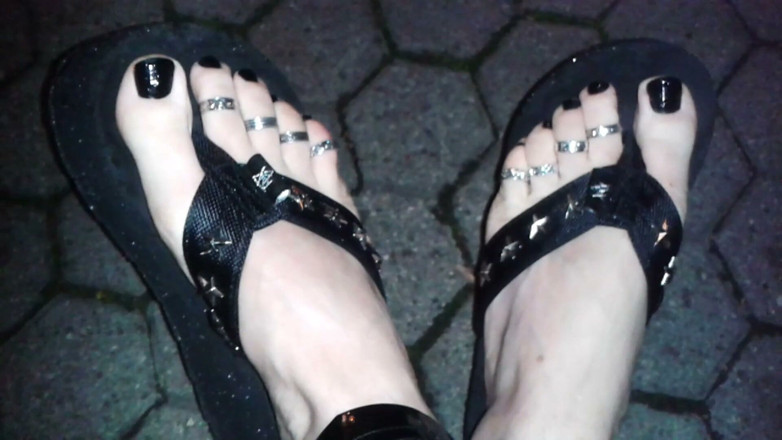 Heelex: Infradito estreme e piedi sexy con anelli dita dei piedi