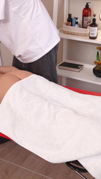 Schůzka masážního terapeuta skončila sexem pro klienta.