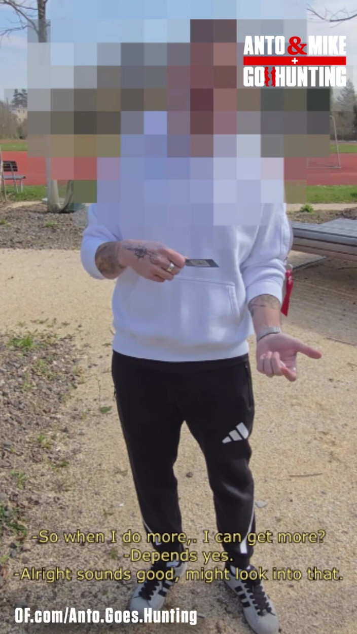 AntoGoesHunting: Bisexual Atlética Papi Tiene Su Gran Polla Chupada Y Se...