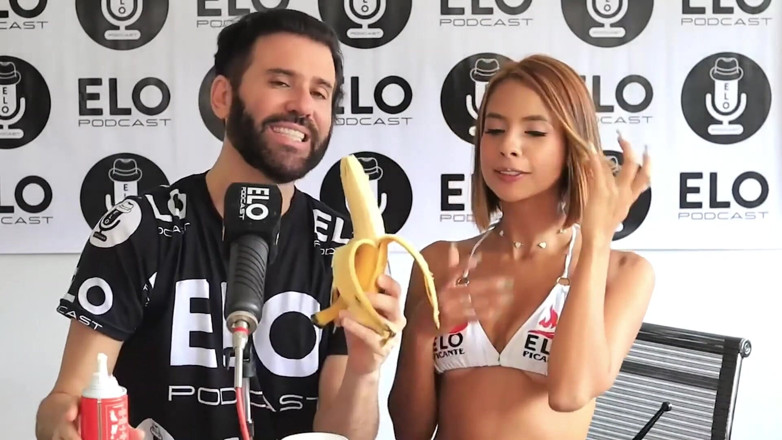 Aishadanver: Aisha Ferrari: Elo Podcast ve Danveer Ferrrari ile baharatlı yatak...