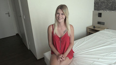 Casting66: Blonďatá teenagerka dostává tvrdě deflowered