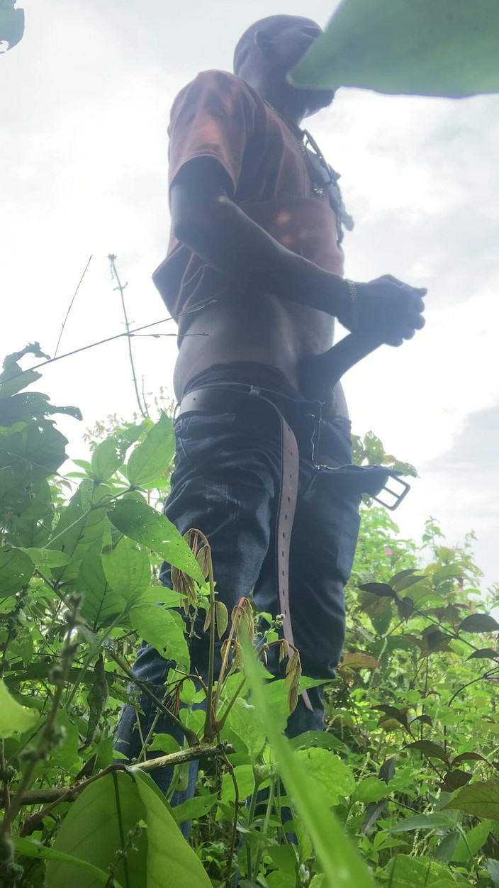 Dickass3x: Snel klaarkomen na een lange wandeling in het bos